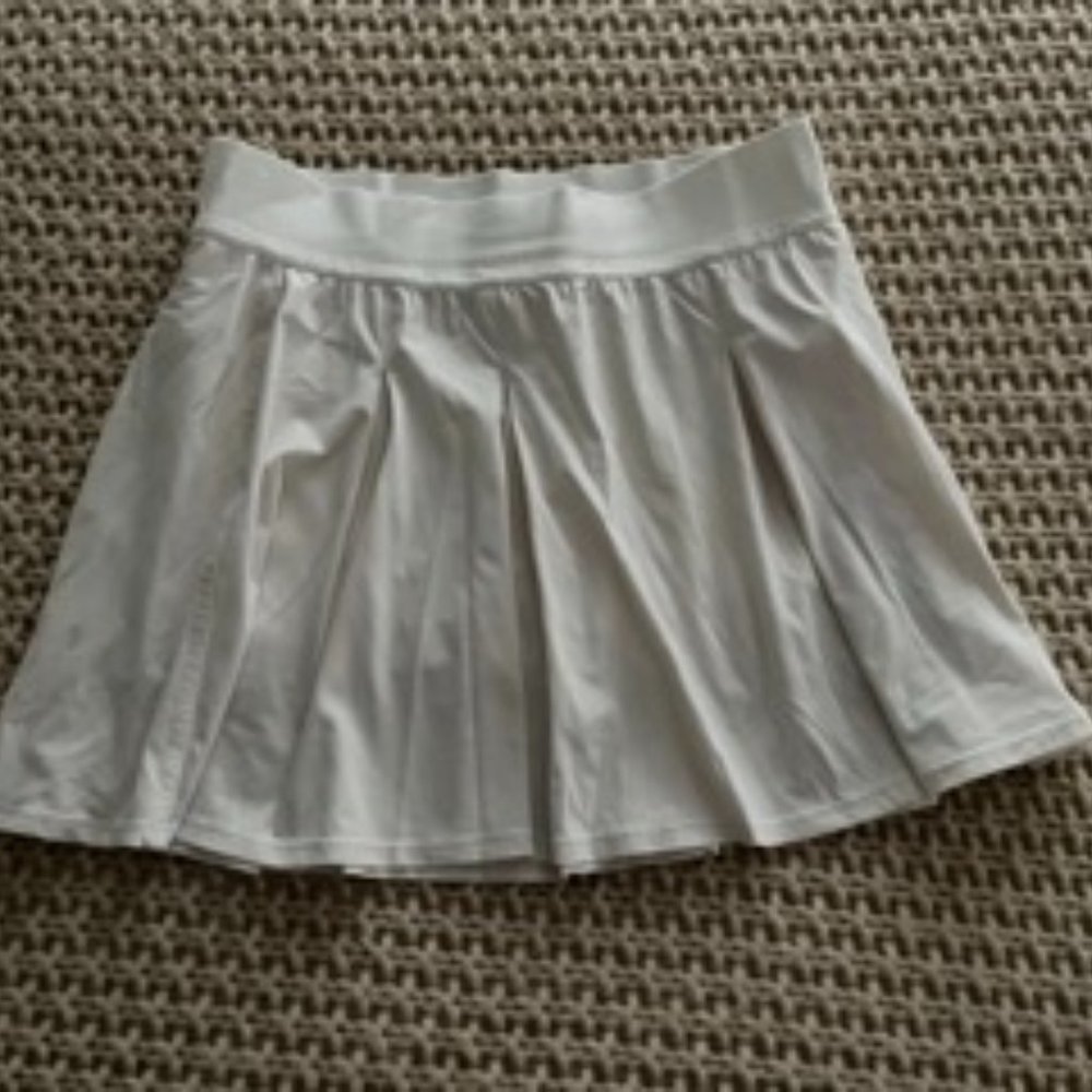 Lululemon White Skater Skirt - Size 8